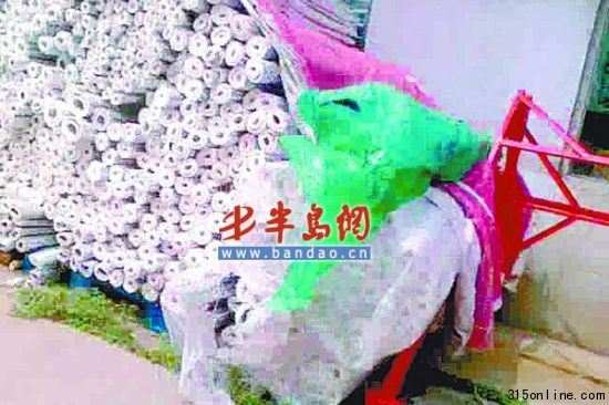 劣質“太陽能”貼牌變名牌，保溫材料竟用廢舊泡沫塑料