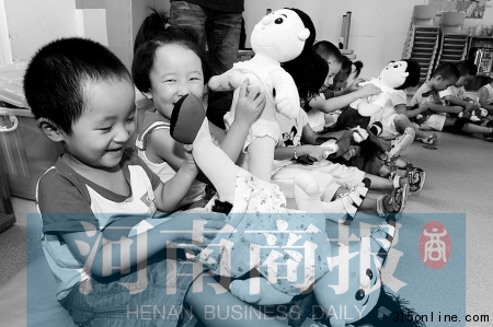 鄭州幼兒園“真人”版性教育引爭議被指尺度大