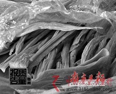 光鮮的毒腐竹。視頻截圖 光鮮的毒腐竹。視頻截圖