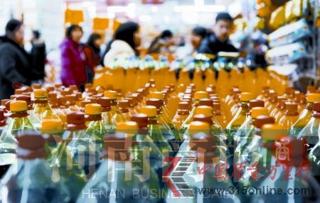 超市進場費最終還是由消費者埋單  　　河南商報記者 趙卓/攝