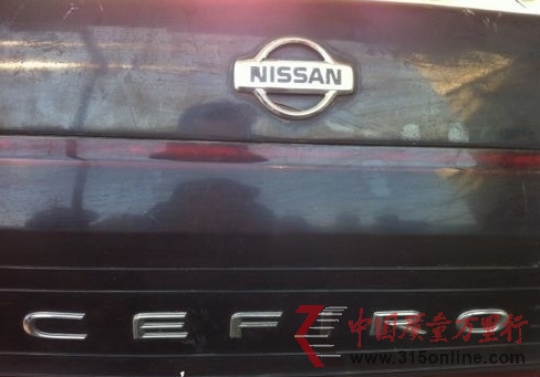 進(jìn)口日產(chǎn)車被曝車頂填紙板紙板或是隔音材料