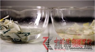 紙杯經(jīng)過(guò)30分鐘的乙醇浸泡后,左邊碗液體成無(wú)色狀,右邊碗液體偏紅色。本組圖/記者陳勇 紙杯經(jīng)過(guò)30分鐘的乙醇浸泡后,左邊碗液體成無(wú)色狀,右邊碗液體偏紅色。本組圖/記者陳勇