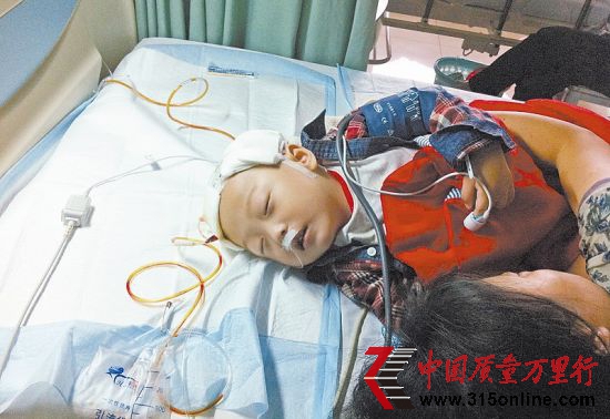 圖2為幼兒正在醫院搶救的情景。資料圖片