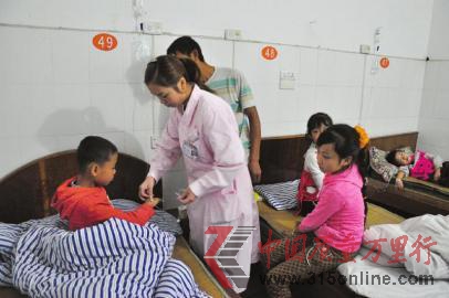 雨潤集團所產火腿腸被疑致38名小學生腹痛入院